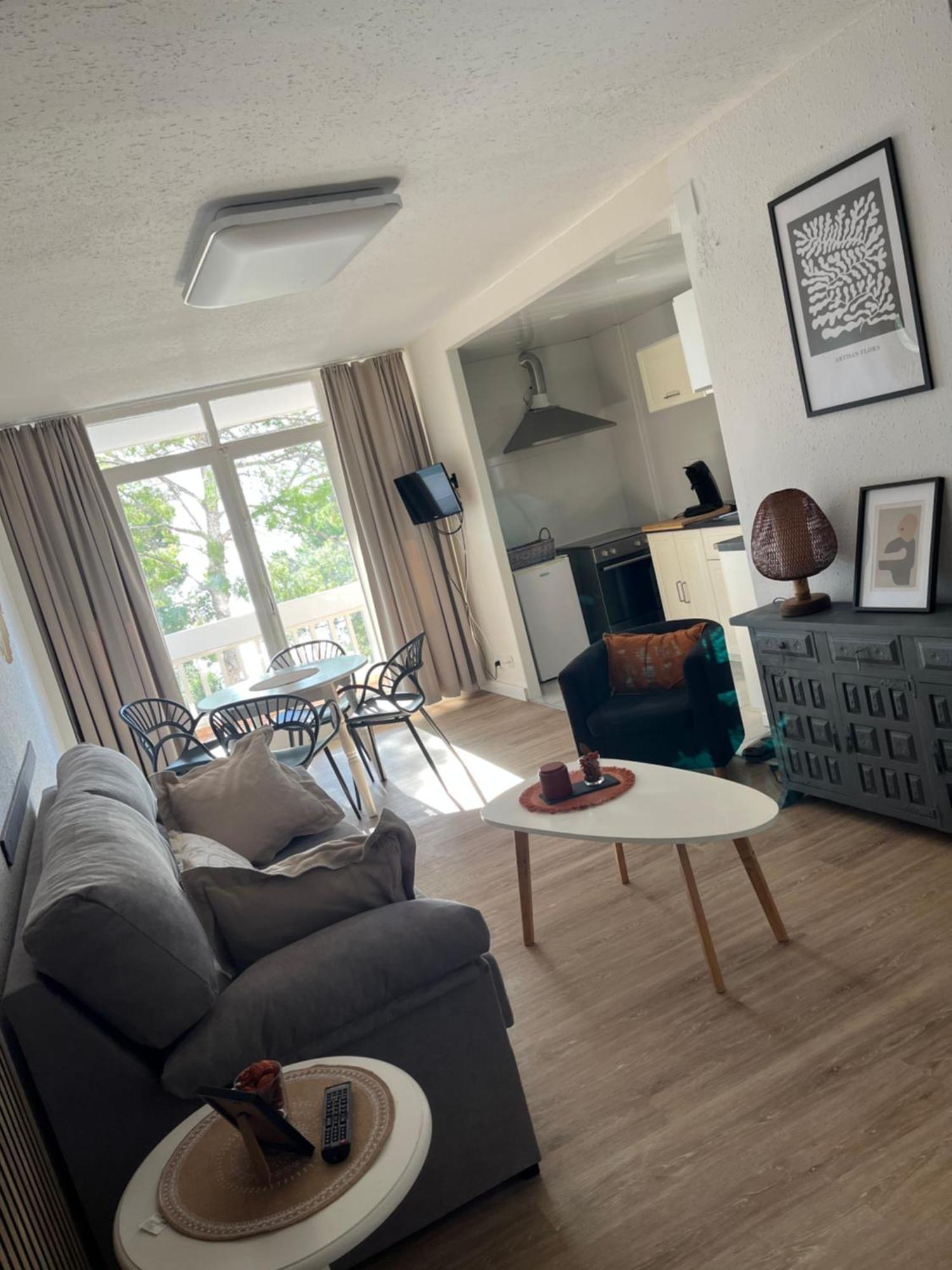 Appartement Vue Mer Avec Piscine Et Wifi سالو المظهر الخارجي الصورة